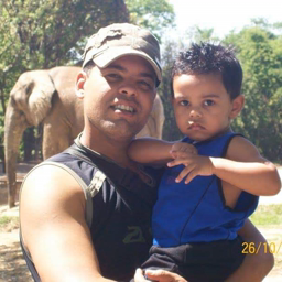 Giovanni and his father at the Jardim Zoológico de Belo Horizonte.
